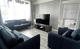 No. 206 - Spacious 5 Bed